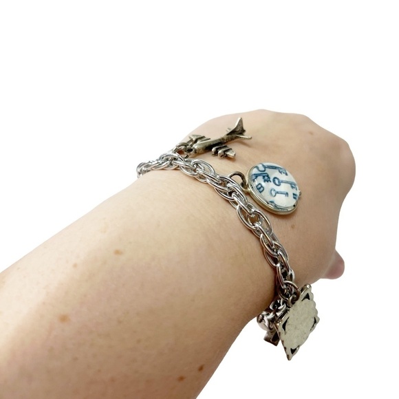 AMERICANA CHARM BRACELET -  12 Charms Depicting Revolutionary USA​​​​​​​…​​​​ - Picture 2 of 10